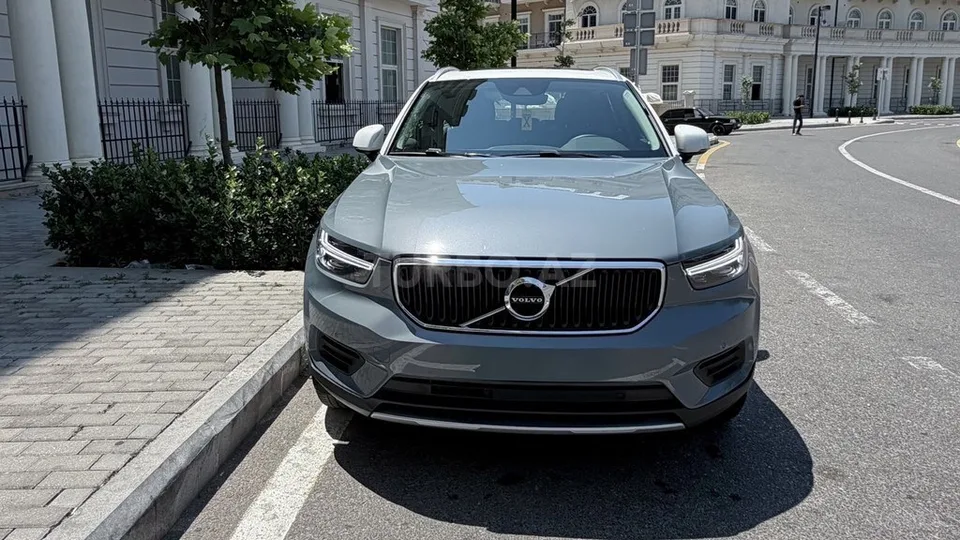 Volvo XC40 — foto 1/4