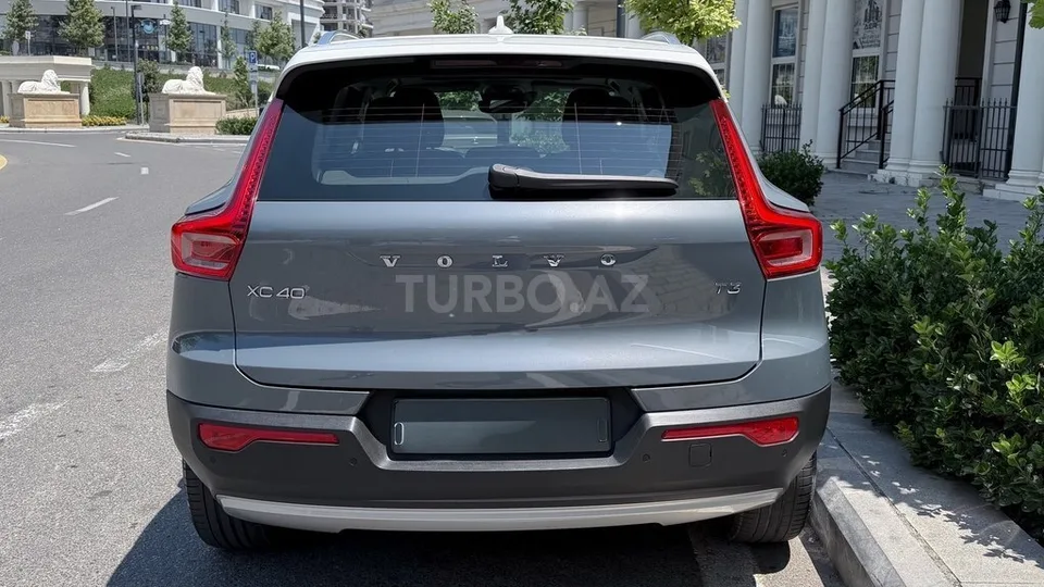 Volvo XC40 — foto 2/4