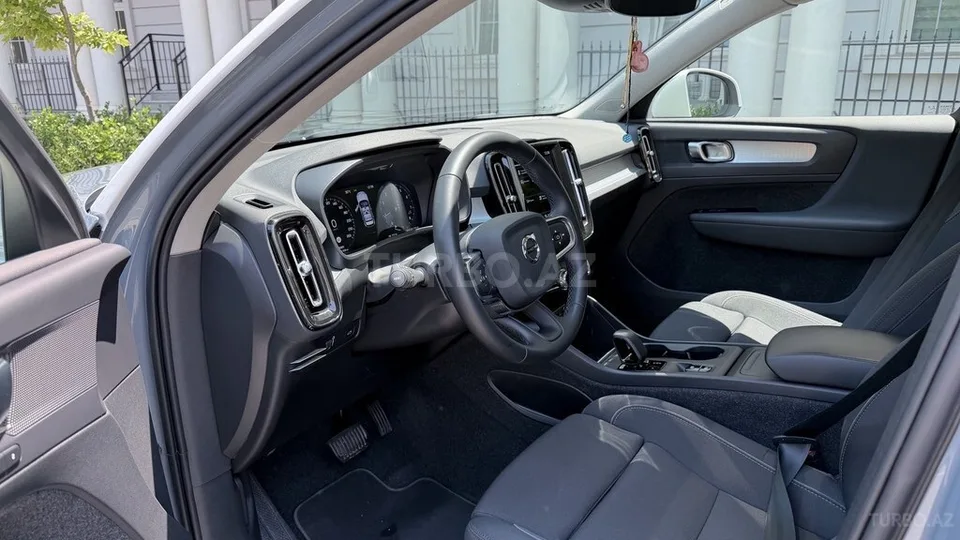 Volvo XC40 — foto 4/4