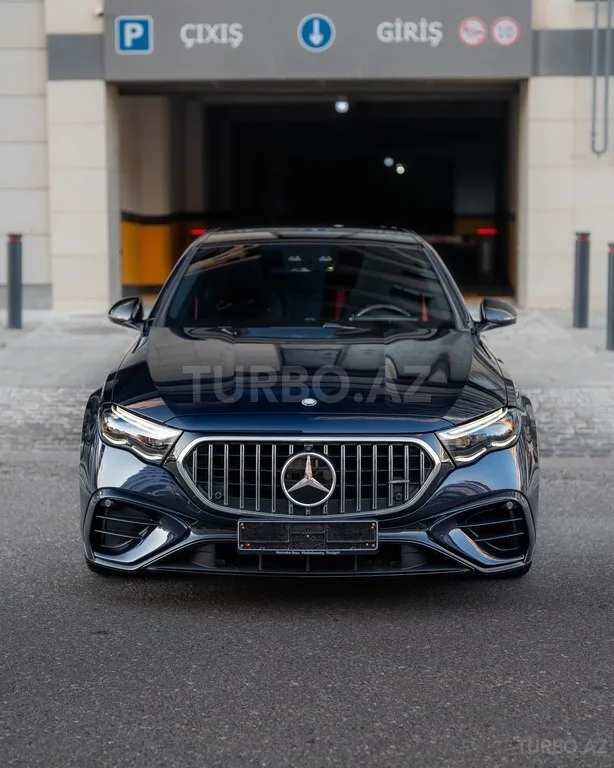 Mercedes E 53 AMG 4MATIC+ — foto 1/4