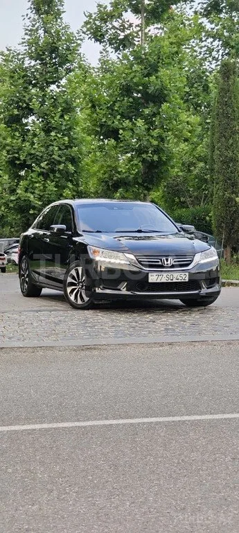 Honda Accord — foto 1/4
