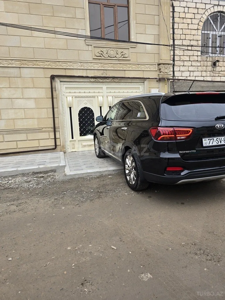 Kia Sorento — фото 4/4