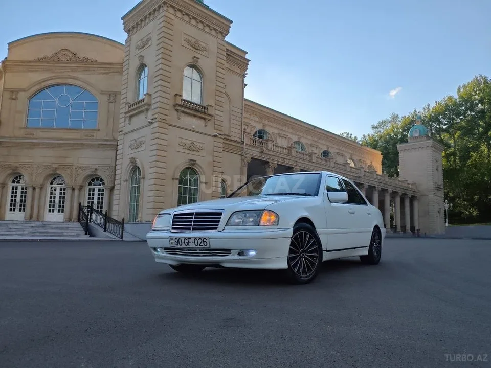 Mercedes C 230 — foto 2/4