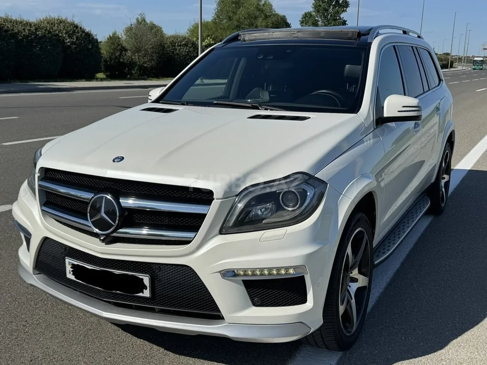 Mercedes GL 63 AMG 4MATIC — foto 1/4