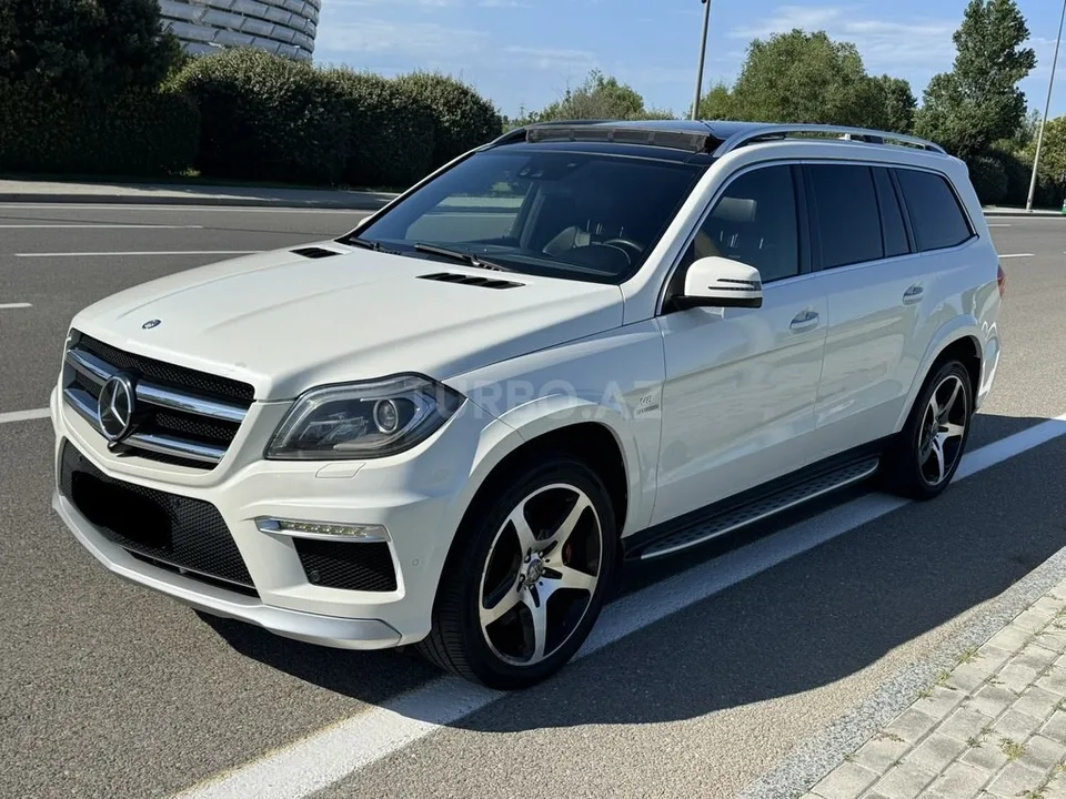 Mercedes GL 63 AMG 4MATIC — foto 3/4