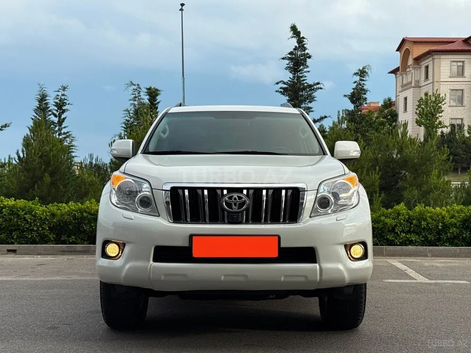 Toyota Land Cruiser Prado — foto 1/4