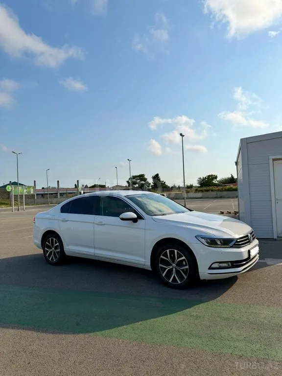 Volkswagen Passat — foto 2/4