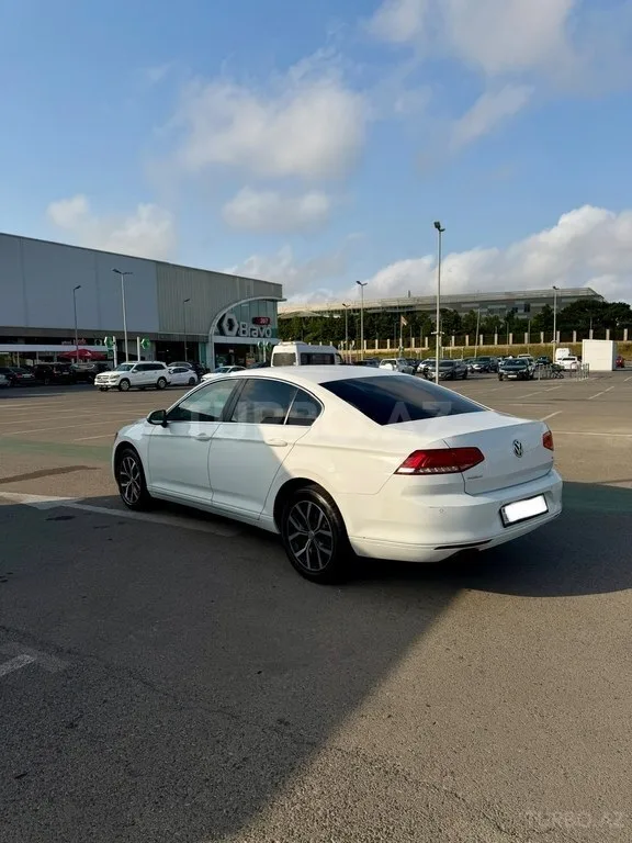 Volkswagen Passat — foto 4/4