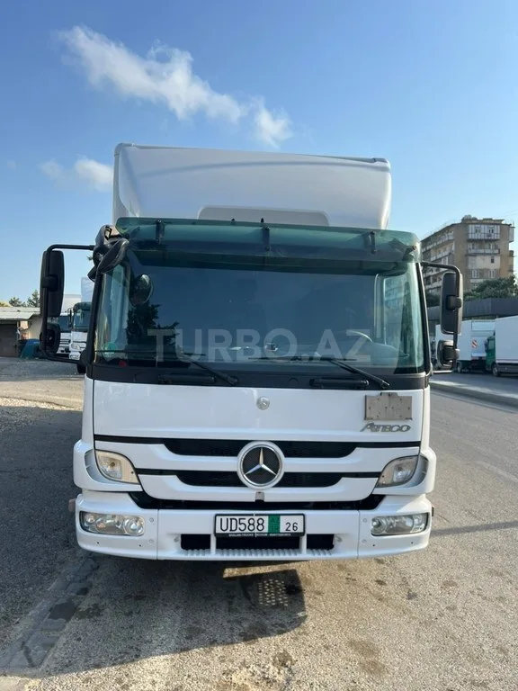 Mercedes Atego 818 — foto 3/4