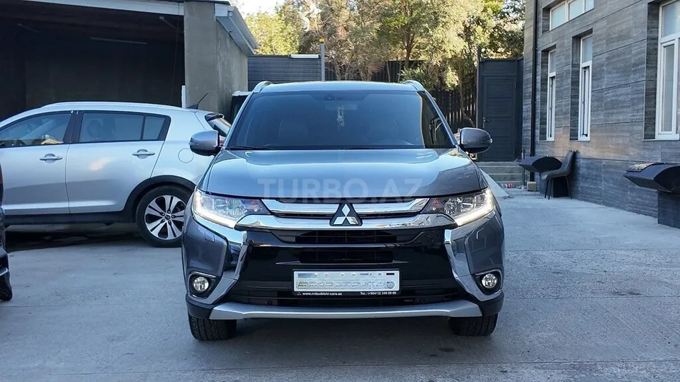 Mitsubishi Outlander — foto 1/4