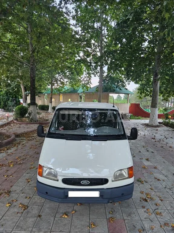 Ford Transit — foto 2/4