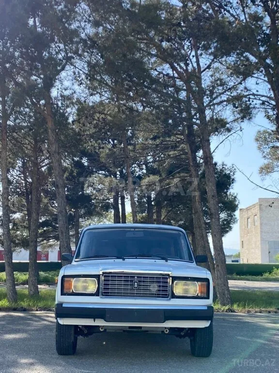LADA (VAZ) 2107 — foto 1/4