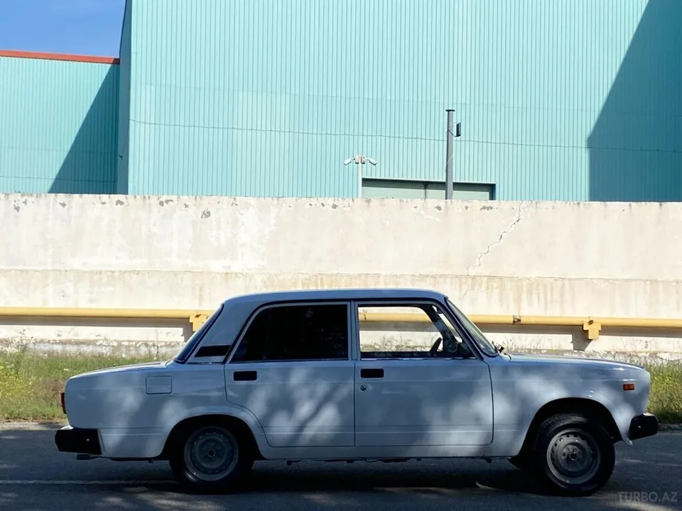 LADA (VAZ) 2107 — foto 3/4