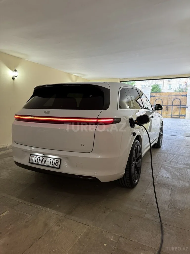 Li Auto L7 — foto 3/4