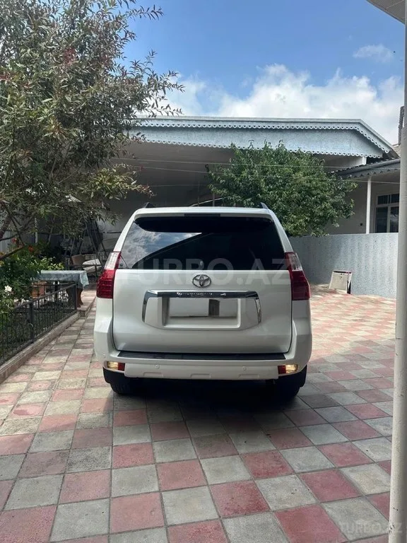 Toyota Land Cruiser Prado — foto 3/4