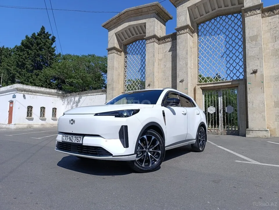 Changan Qiyuan Q05 — foto 2/4