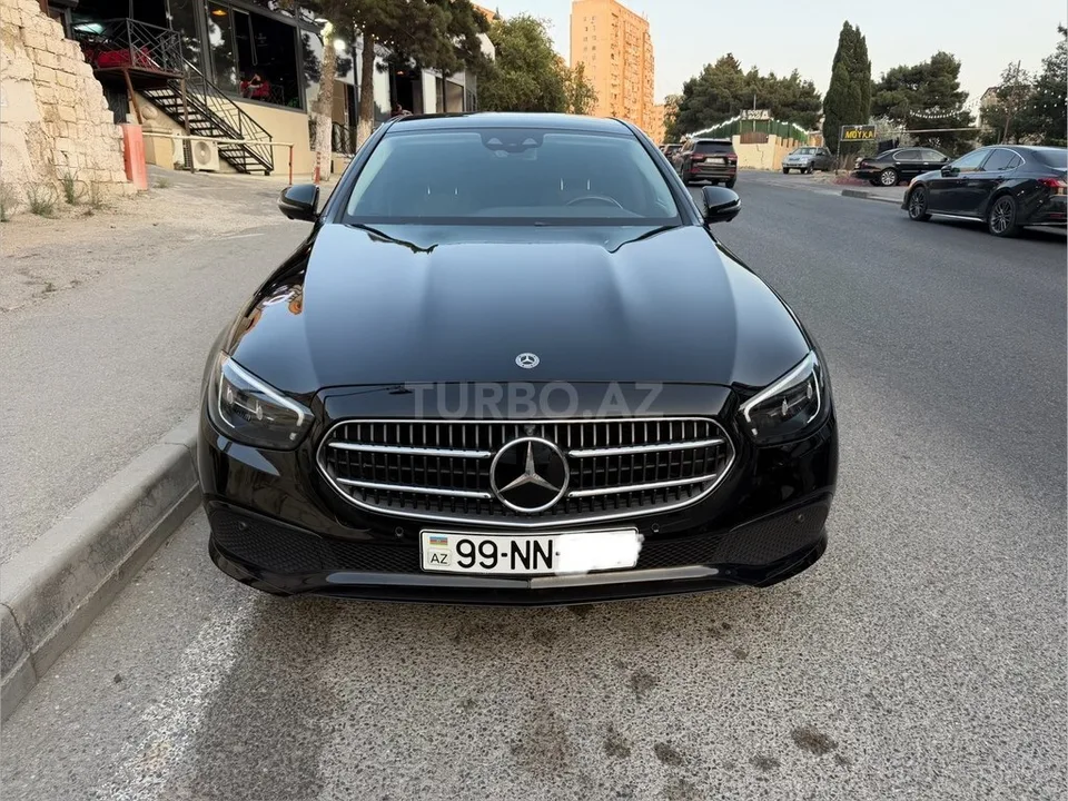 Mercedes E 300 e — foto 1/4