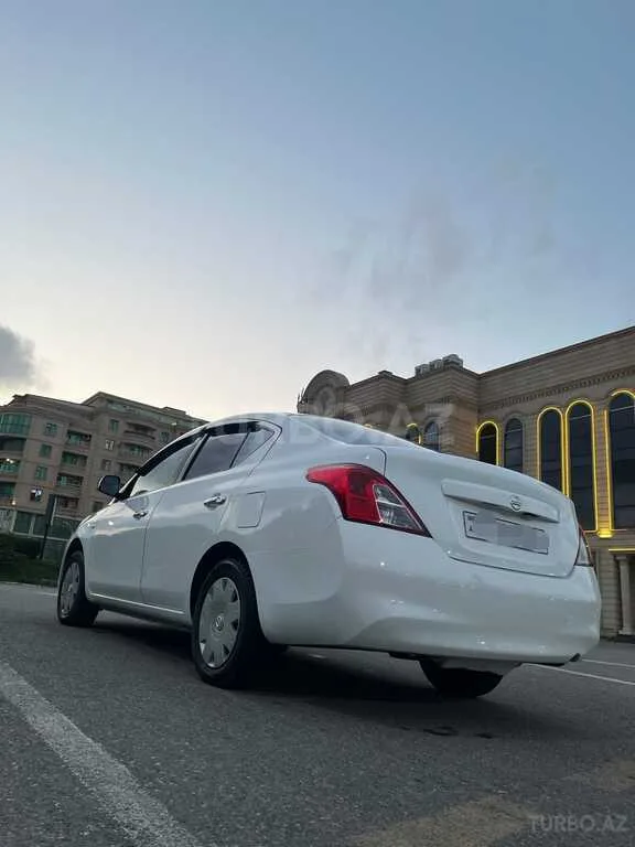 Nissan Sunny — foto 2/4