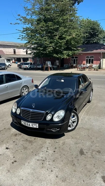 Mercedes E 220 — foto 3/4