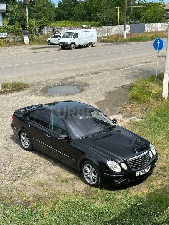 Mercedes E 220 — foto 4/4