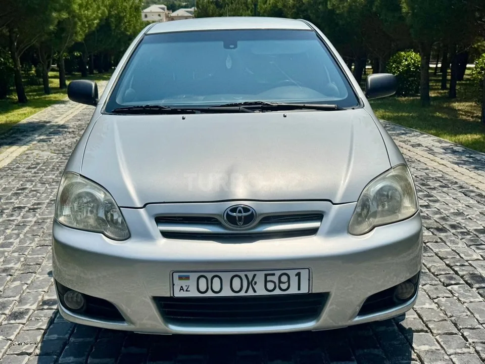 Toyota Corolla — foto 1/4
