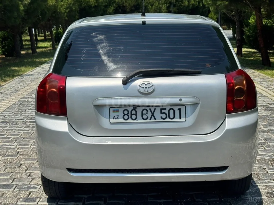 Toyota Corolla — foto 2/4