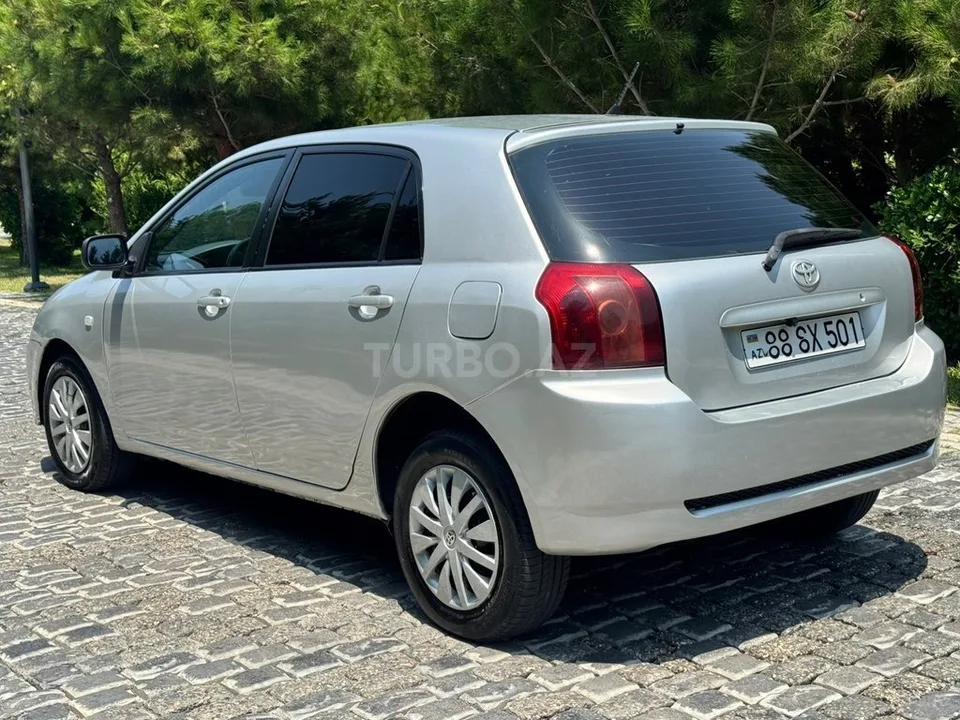Toyota Corolla — foto 3/4