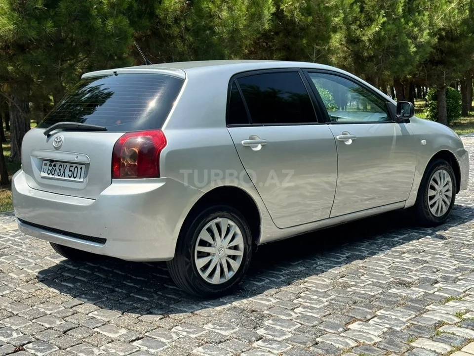 Toyota Corolla — foto 4/4