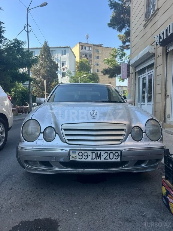 Mercedes E 270 — фото 1/4