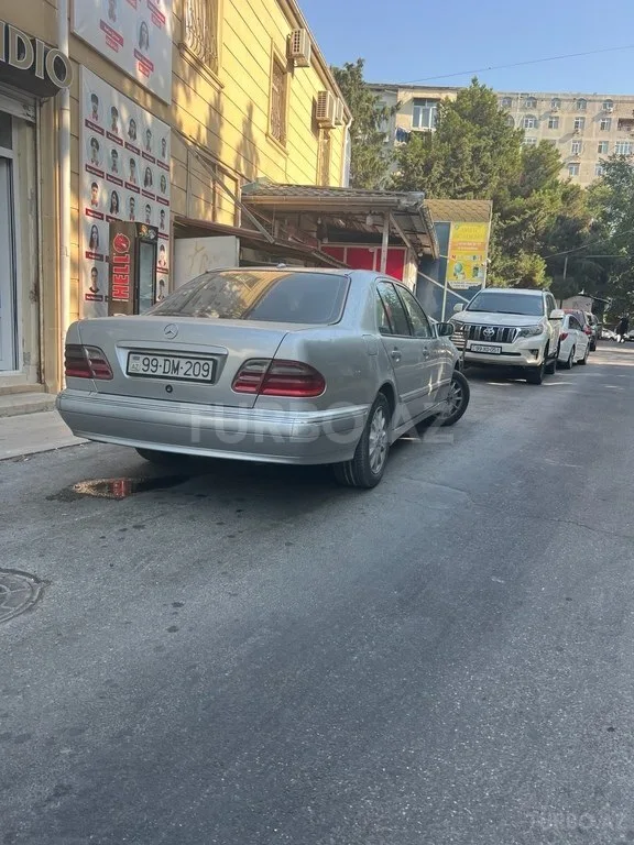 Mercedes E 270 — фото 3/4