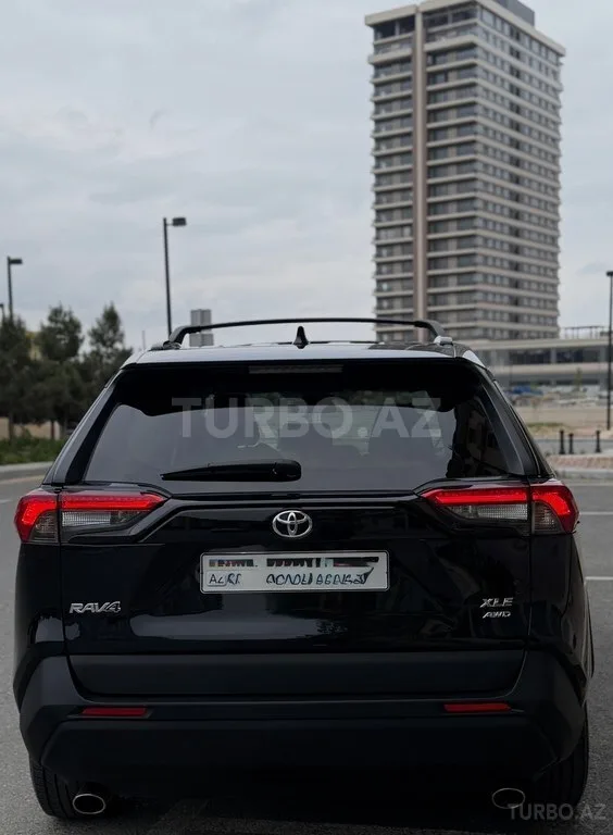 Toyota RAV4 — foto 2/4