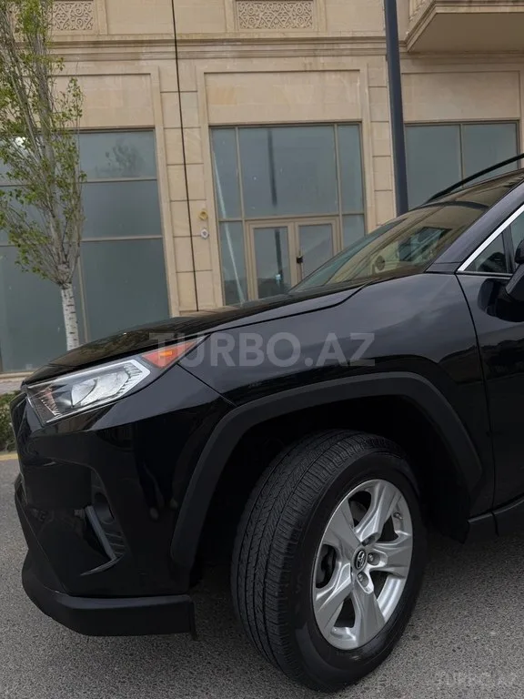 Toyota RAV4 — foto 3/4