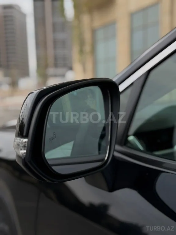 Toyota RAV4 — foto 4/4
