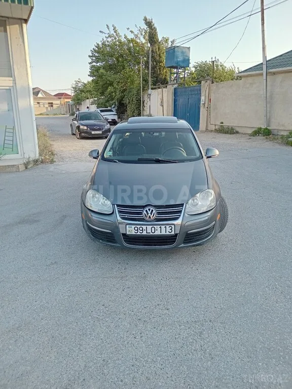 Volkswagen Jetta — foto 1/4