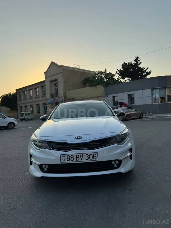 Kia Optima — foto 1/4