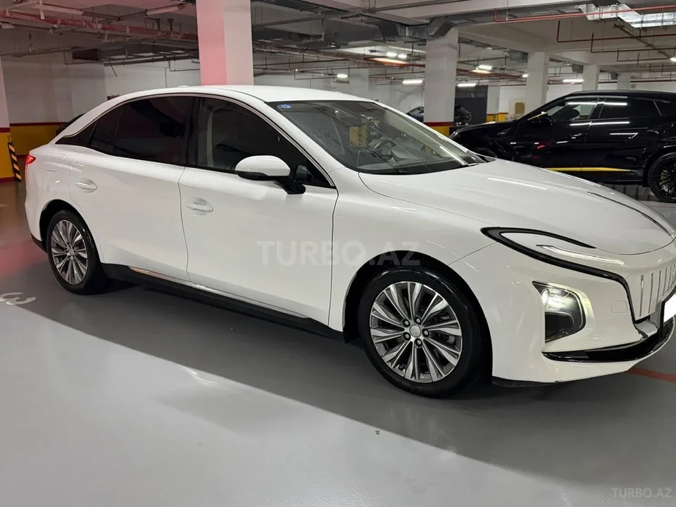Hongqi E-QM5 — foto 3/4