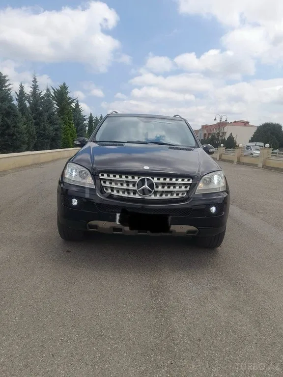 Mercedes ML 350 4MATIC — foto 1/4