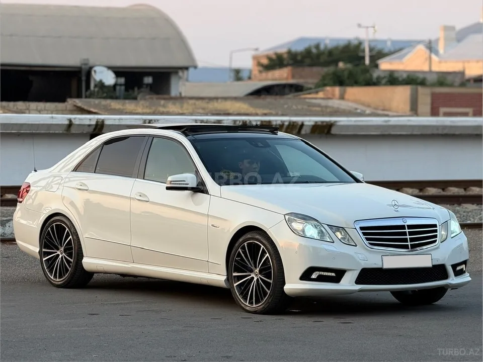 Mercedes E 220 — foto 2/4