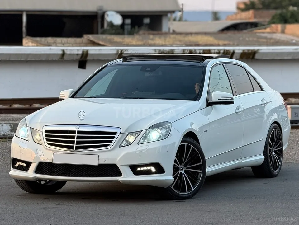 Mercedes E 220 — foto 4/4