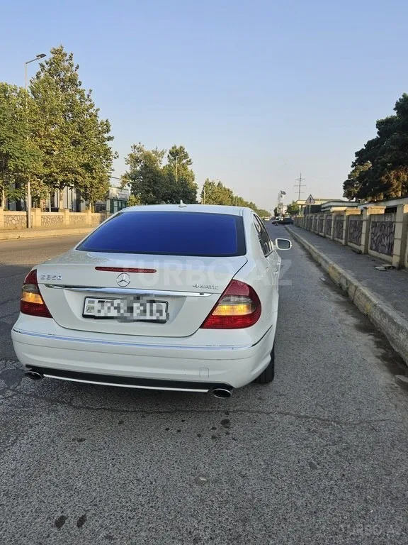 Mercedes E 350 — foto 2/4