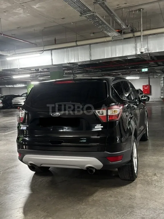 Ford Escape — foto 4/4