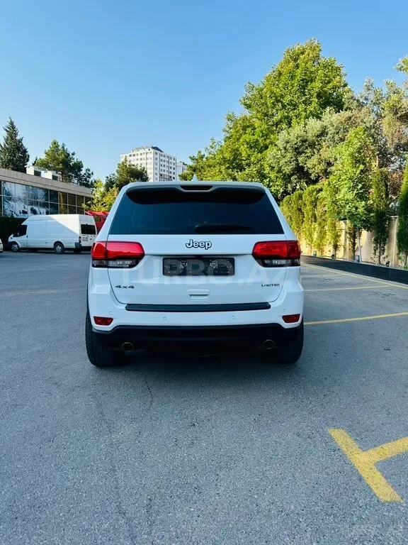 Jeep Grand Cherokee — foto 2/4