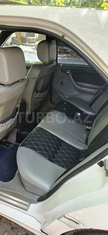 Mercedes C 230 — foto 3/4