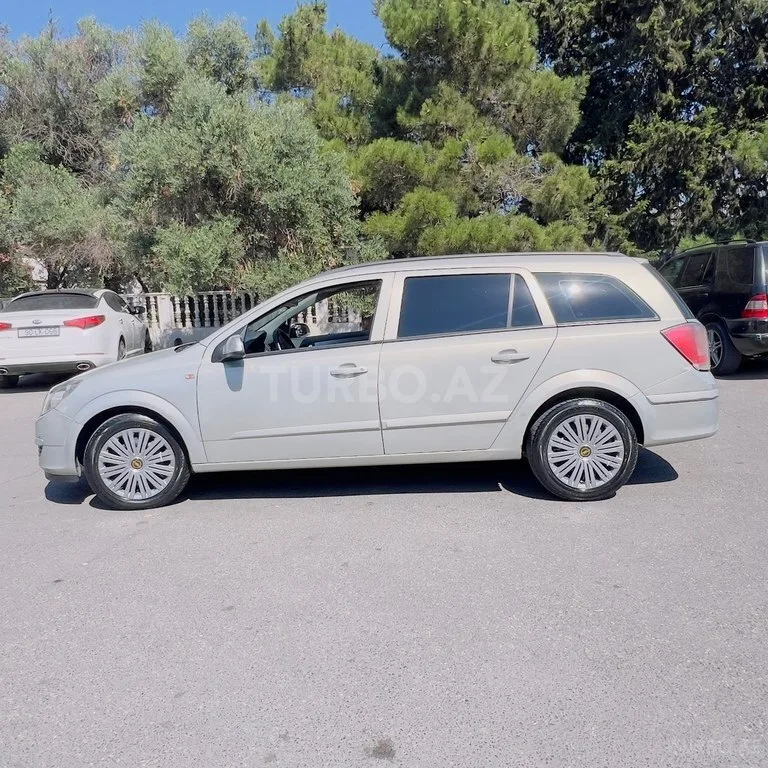 Opel Astra — foto 3/4