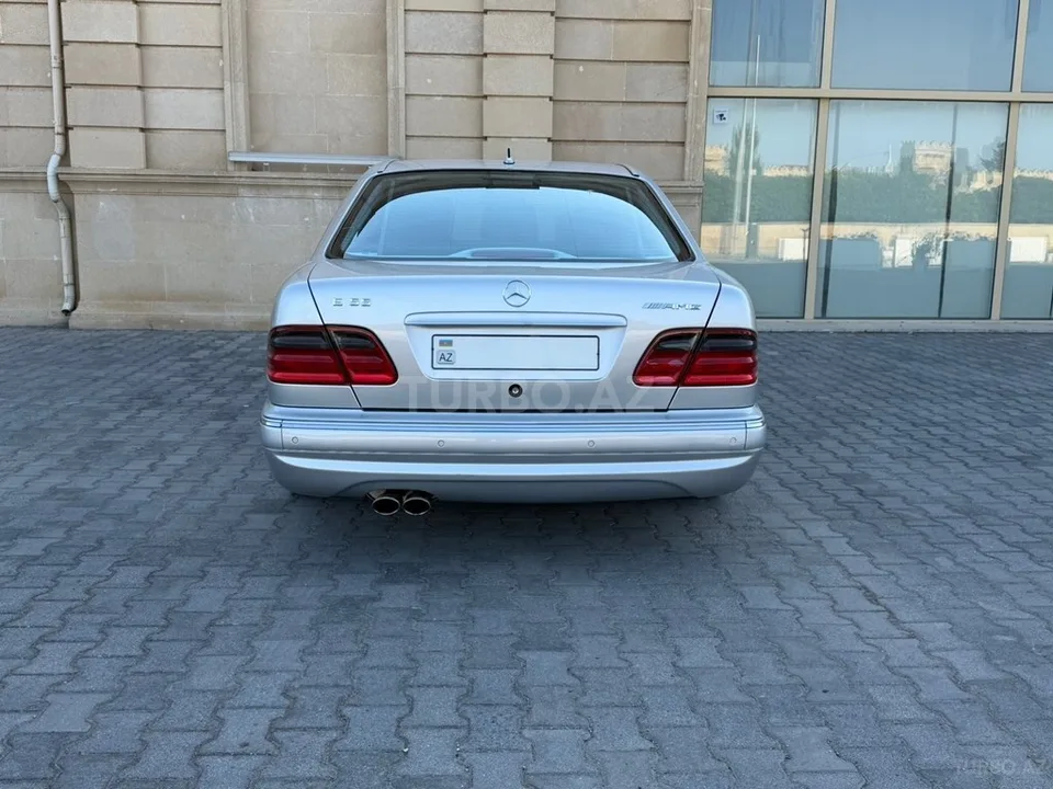 Mercedes E 55 AMG — фото 4/4
