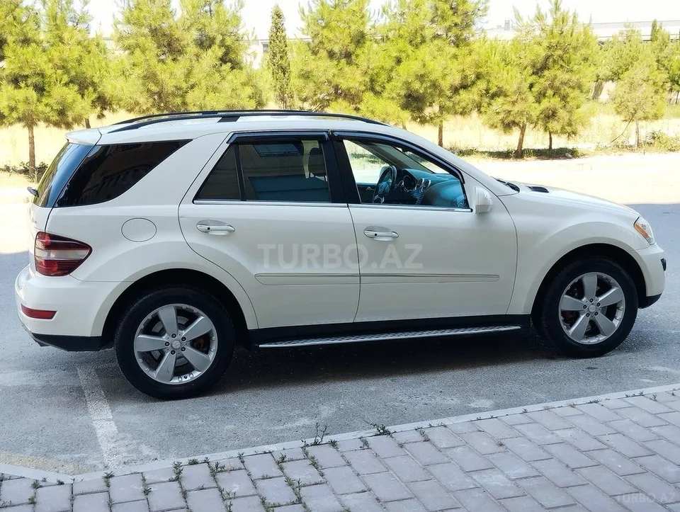 Mercedes ML 350 4MATIC — foto 3/4