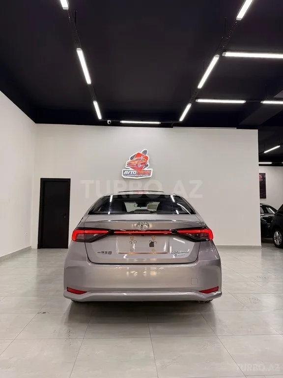 Toyota Corolla — foto 2/4