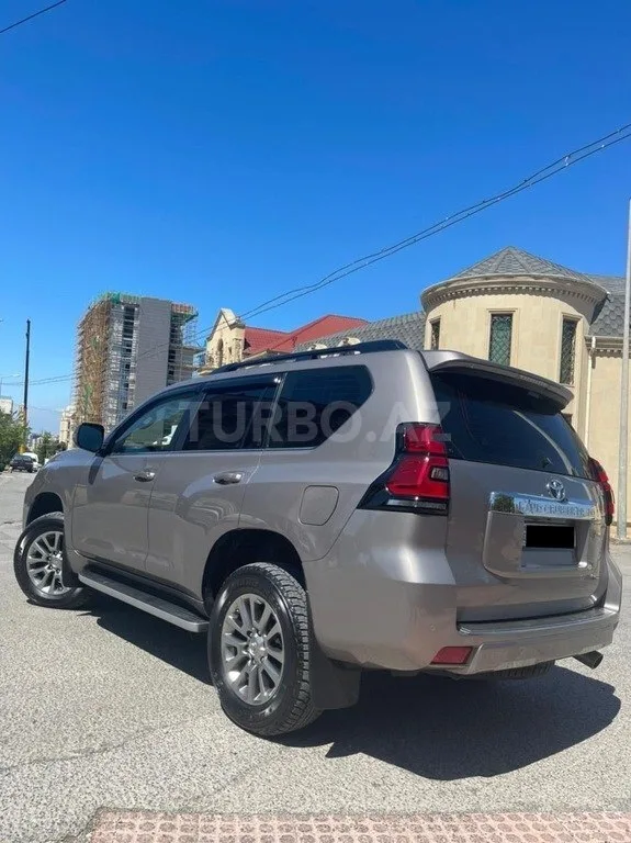 Toyota Land Cruiser Prado — фото 3/4