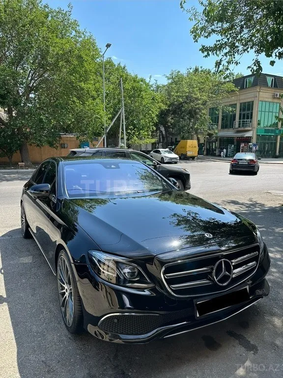 Mercedes E 220 d — foto 2/4