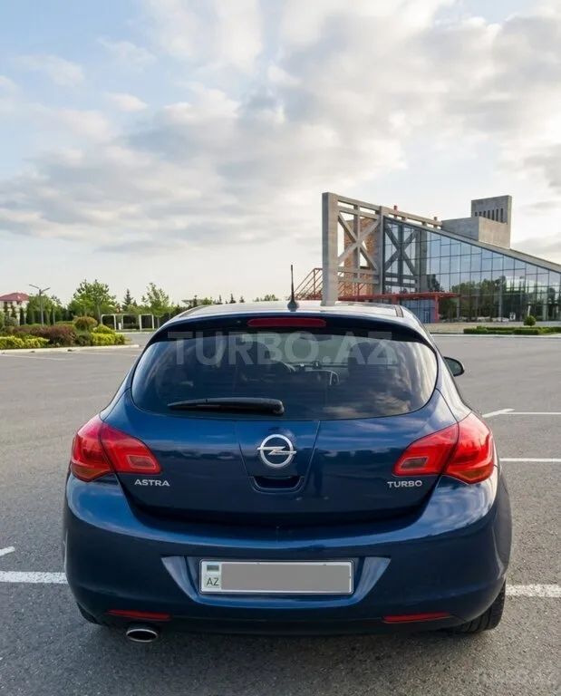 Opel Astra — фото 4/4